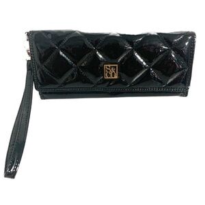 Style & Co Black Faux Patent Leather Quilted Wristlet Wallet Fully Lined in Red